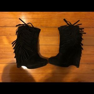 Mattise size 7 mid calf suede fringe wedge boot
